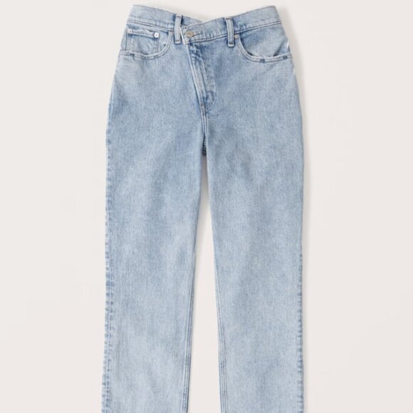 Abercrombie Light Wash Curve Love Ultra High Rise 90s Straight Jean - Picture 1 of 13